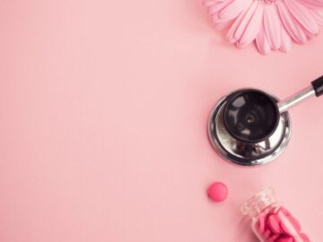 MENOFORT supplement provides hormone-free relief for menopause symptoms, supporting hot flushes, mood balance, and digestive health.