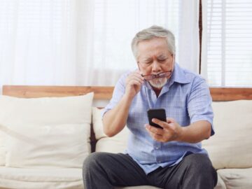 اكتشف أفضل الفيتامينات والمكملات الغذائية لدعم صحة العين مع التقدم في العمر وتقليل خطر أمراض العيون المرتبطة بالشيخوخة.